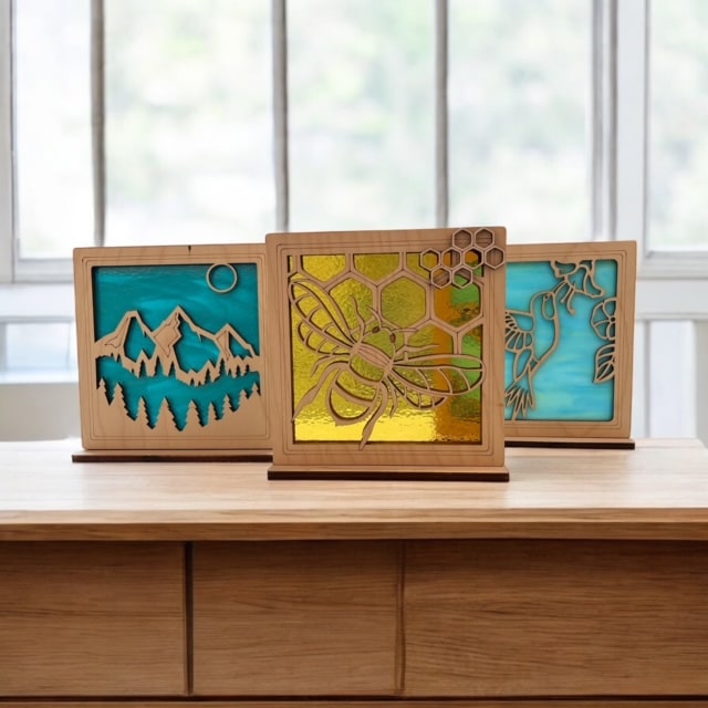 BEE - Freestanding 6" Suncatcher