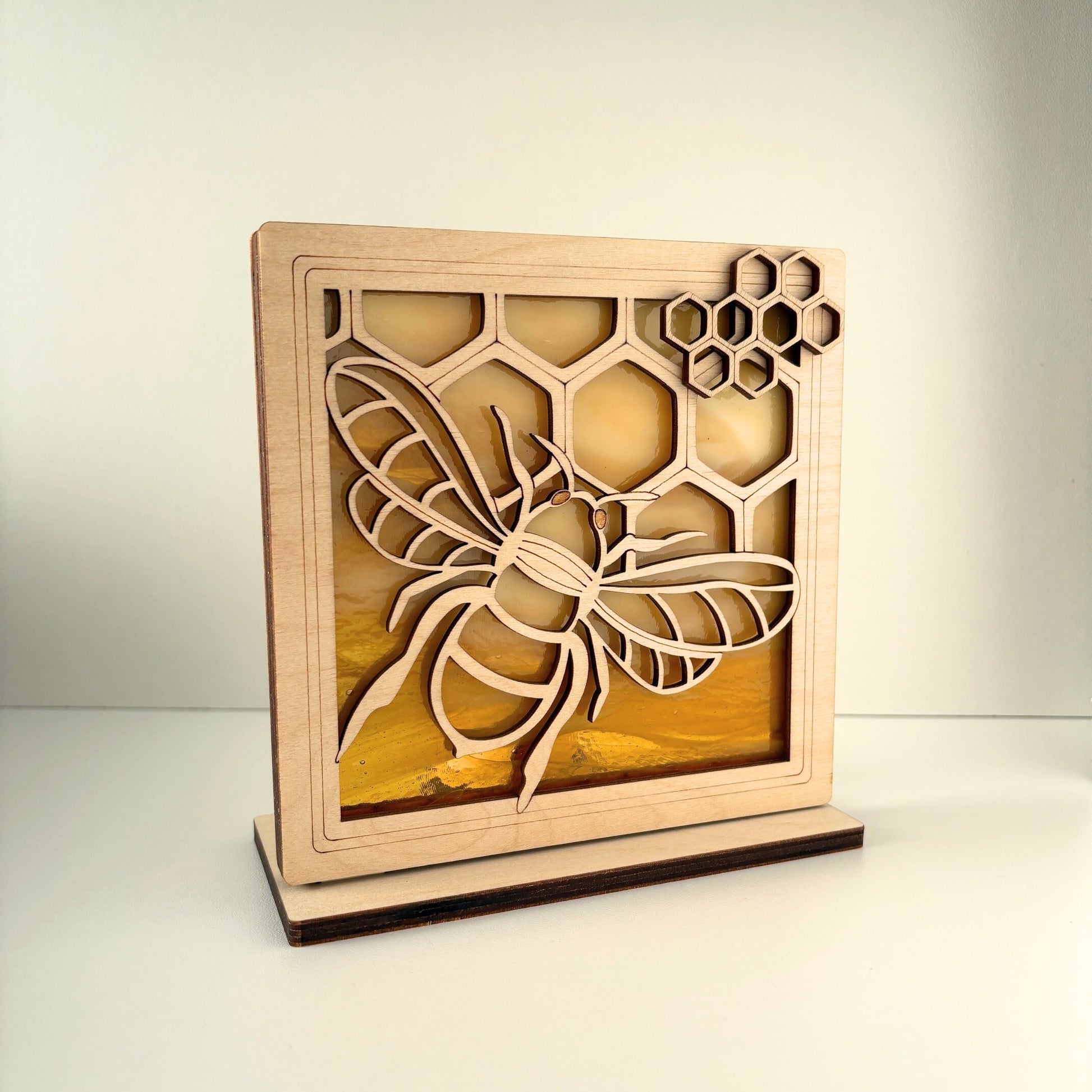 BEE - Freestanding 6" Suncatcher