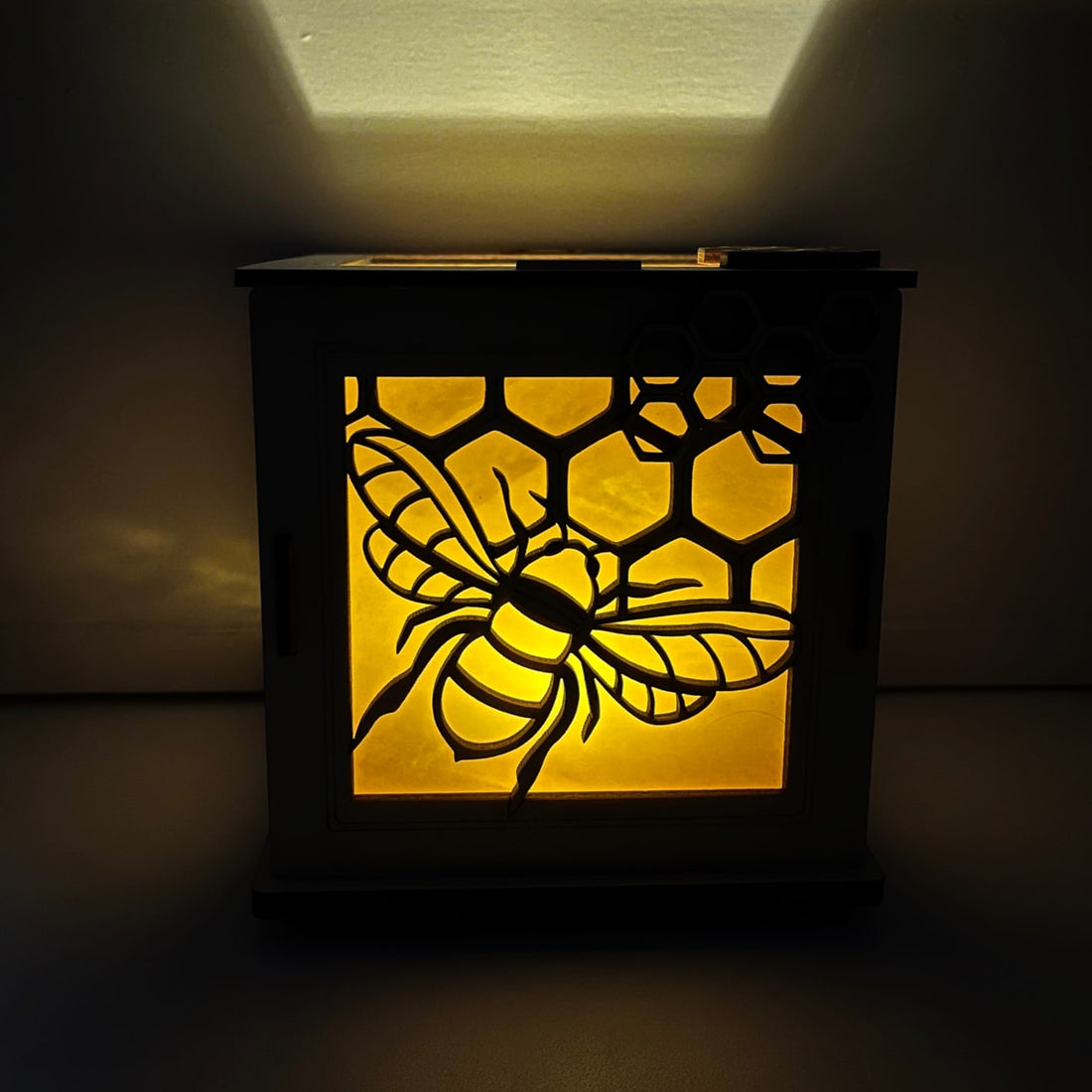 LIGHTKEEPER - Honey Bee Votive Holder