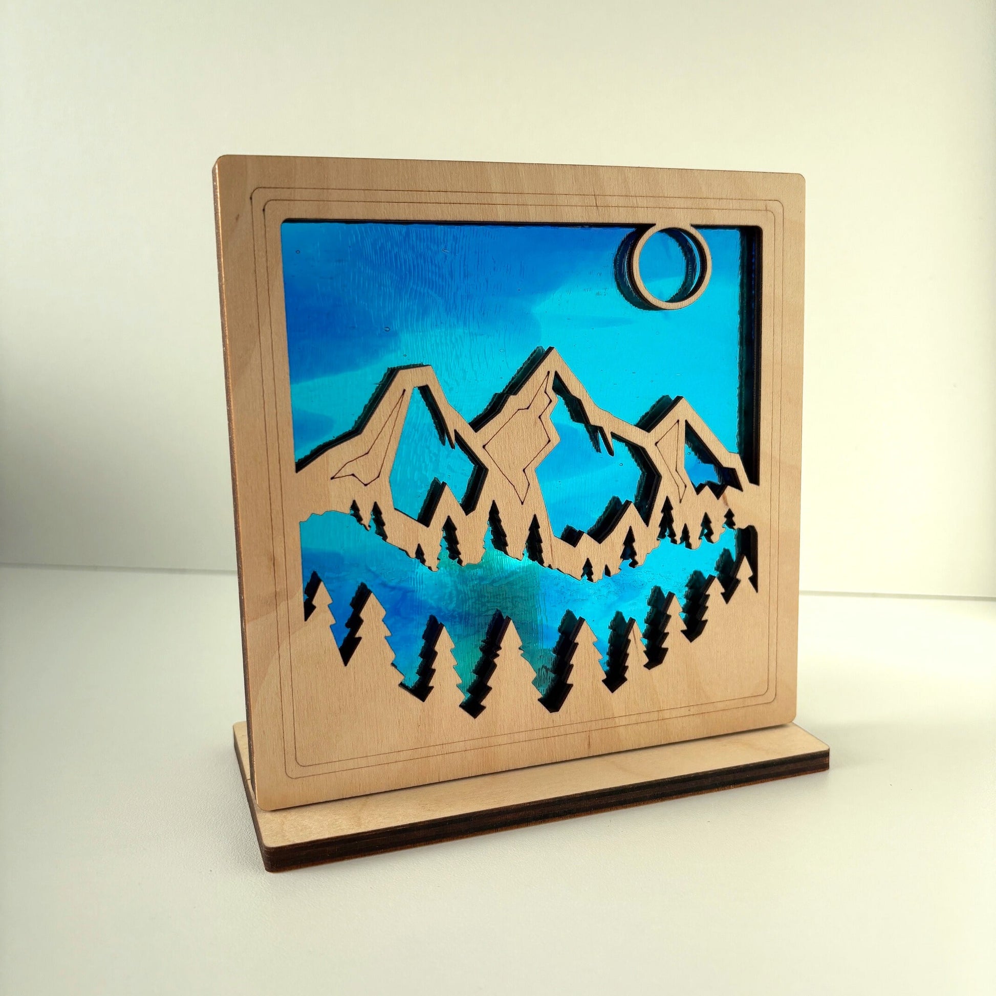 MOUNTAIN - Freestanding 6" Suncatcher