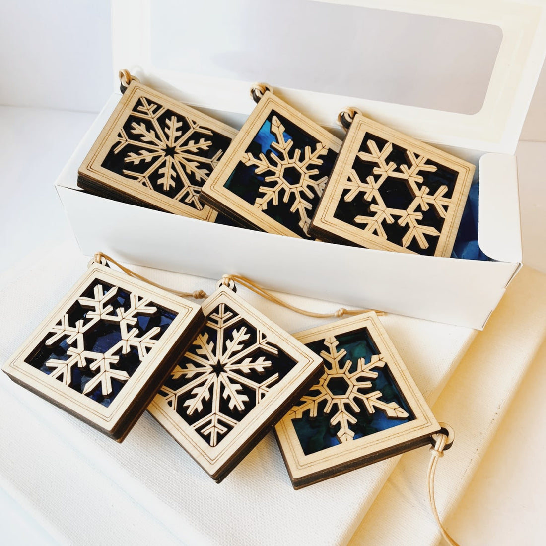 Mini Suncatcher - SNOWFLAKES (3 styles)