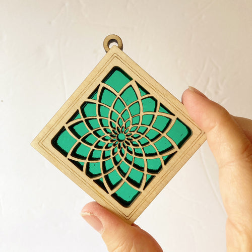 DAHLIA MINI SUNCATCHER